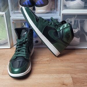 Size 10.5 - Air Jordan 1 High Anti-Gravity Machines Green